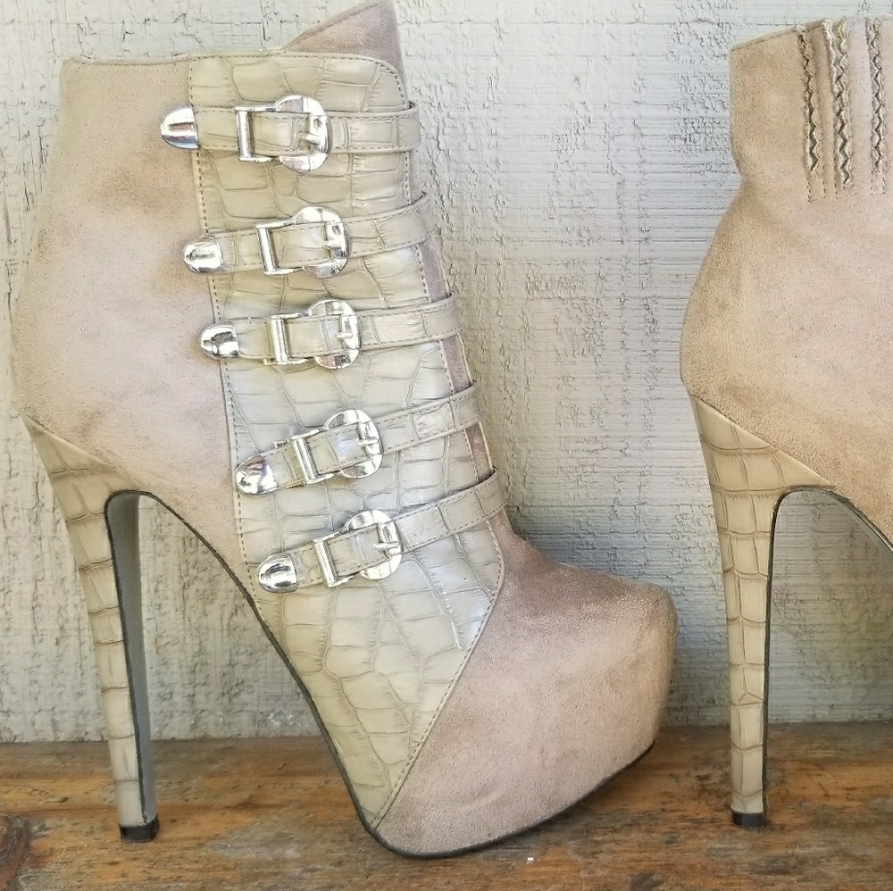 Lunching Ray Chelle Boot